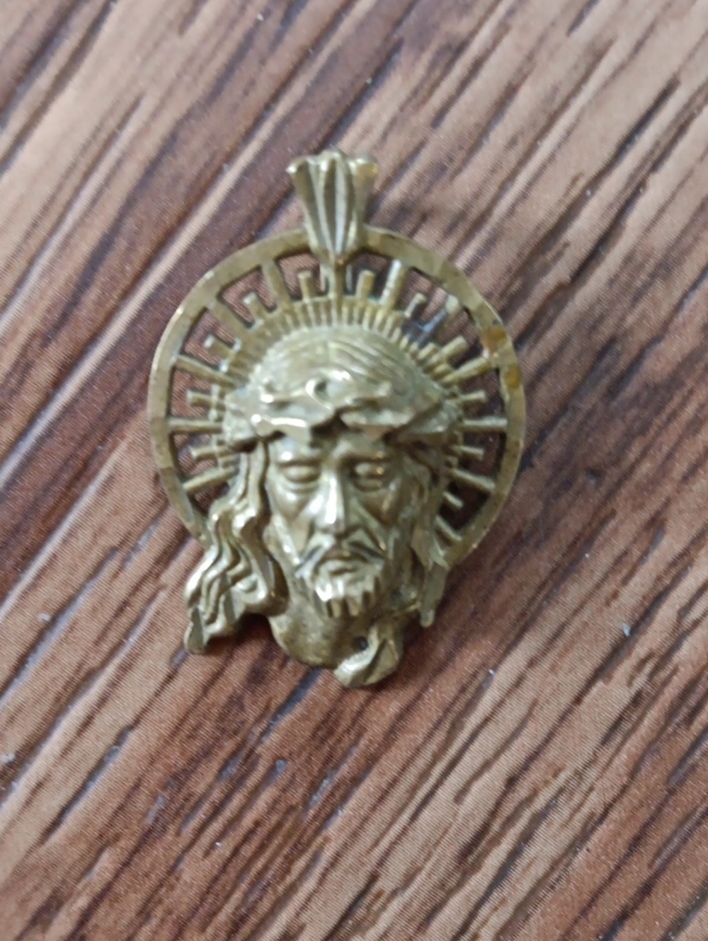 Vintage 10k Gold JESUS Head/ Face Pendant
